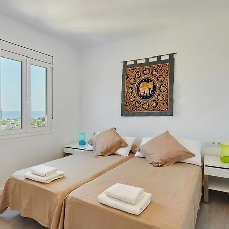 Panoramic Beach Apartment *